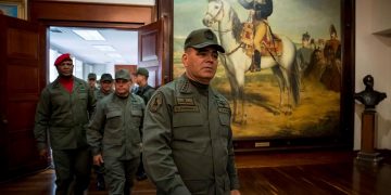 Ministro de Defensa dice que Venezuela libra una tercera batalla de Carabobo