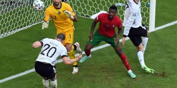 2-4. Alemania resucita a ritmo de Gosens