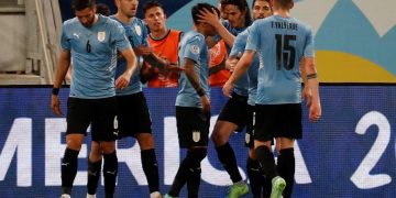0-2. Uruguay gana su primer partido y avanza a los cuartos a costa de Bolivia