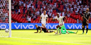 1-0. Inglaterra vence al calor