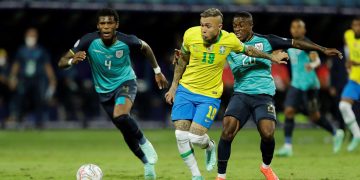Ecuador clasifica a cuartos tras empatar 1-1 con Brasil en Copa América