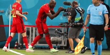 3-0. Lukaku asusta y Bélgica gana sin despeinarse