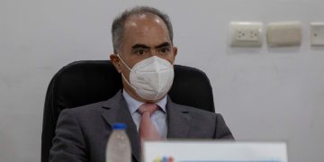 Rector dice que se están dando cambios para garantizar los comicios en Venezuela