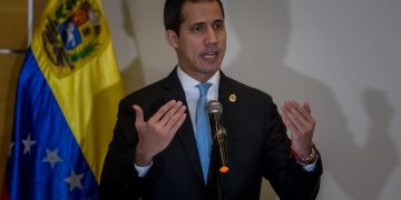 Guaidó construye alternativas por si «fracasa» la negociación con el Gobierno