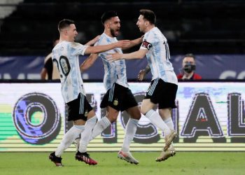 Argentina y Paraguay exponen sus invictos