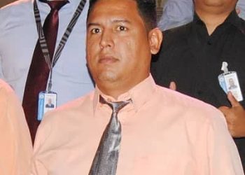  Se mató un Cicpc al chocar su carro contra árbol