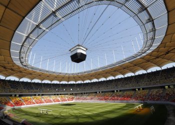 Mbappé busca pasar a cuartos en el recinto en que se entronizó Ceausescu