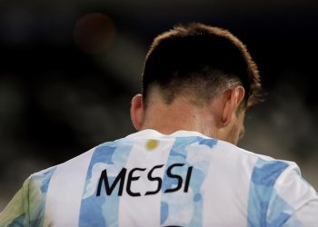 Messi llega a 73 goles con Argentina, Paraguay lidera y la covid-19 avanza