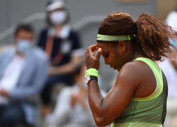 Roland Garros despide a los ‘cuarentones’ Federer y Serena