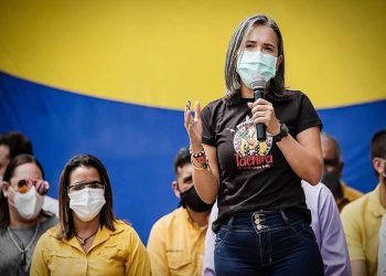 Karim Vera: “con las vacunas lo que están haciendo es un gran inicio de campaña”