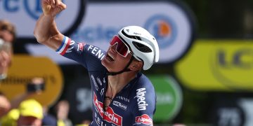 Mathieu van del Poe se impone en la segunda etapa del Tour