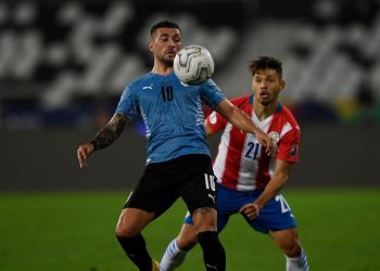 Uruguay derrotó 1-0 a Paraguay y cerró como segundo del grupo A