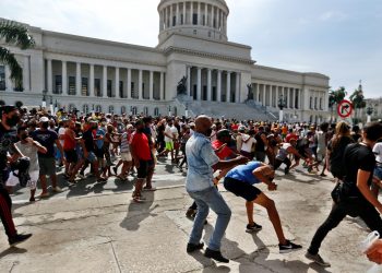 La Comunidad del Caribe pide el cese de las sanciones y de la violencia en Cuba