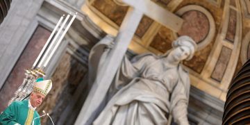 El papa pide cuidar a los mayores porque «no son sobras de la vida»