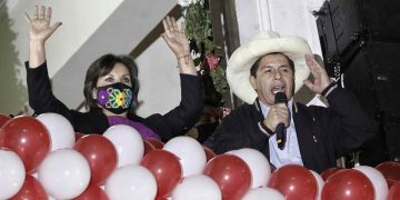 Castillo iniciará su mandato presidencial en Perú con un 53 % de aprobación
