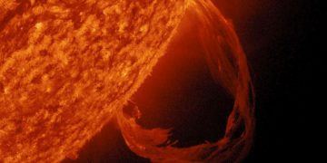 No es cierto que una tormenta solar vaya a crear un apagón global esta semana