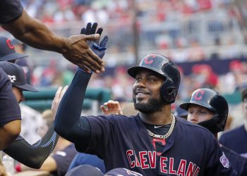 Los dominicanos Reyes, Sanó y Castro encienden la pólvora con dos jonrones cada uno