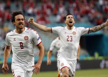 1-2. Dinamarca recupera el aroma del 92