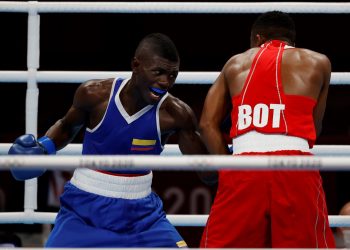 El colombiano Martínez encabeza buena jornada para Latinoamérica en boxeo