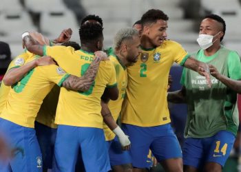 Brasil venció con lo justo a Perú y disputará la final de la Copa América