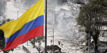 Implosionan el edificio del Ministerio de Defensa en Bogotá por una falla estructural