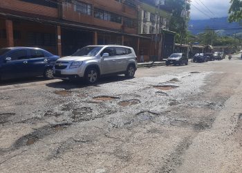 «Una tronera» de huecos en las calles y carreras de La Concordia