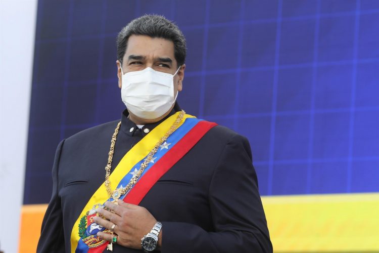 Fotografía cedida por Prensa Miraflores del presidente de Venezuela, Nicolás Maduro, en un acto conmemorativo por el día de la independencia, el 5 de julio de 2021, en Caracas (Venezuela). EFE/ Prensa Miraflores
