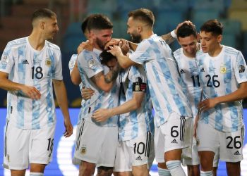 Messi condujo a Argentina a semis de la Copa América con gol y dos asistencias