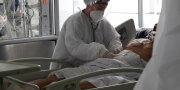 Colombia confirma la llegada de la variante delta de covid-19 al país