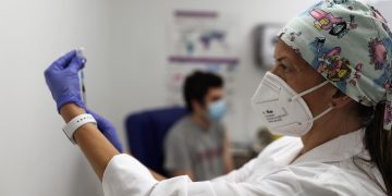 Los contagios globales de covid-19 aumentan por segunda semana consecutiva