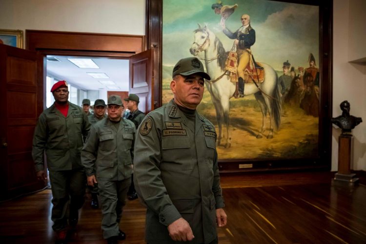 En la imagen, el ministro de Defensa de Venezuela, Vladimir Padrino. EFE/Miguel Gutiérrez/Archivo