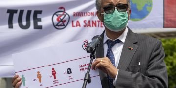 Expertos de la OMS se reúnen para intentar frenar una «pandemia a dos velocidades»