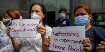 Enfermeros y docentes de Venezuela piden no aplicar vacuna cubana a menores