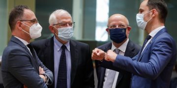 Borrell pide al Gobierno cubano «permitir» y «escuchar» a los manifestantes