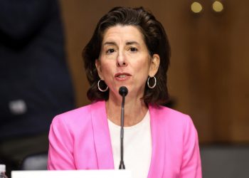 Estados Unidos sanciona a 34 compañías por sus lazos con China, Irán y Rusia