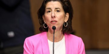 Estados Unidos sanciona a 34 compañías por sus lazos con China, Irán y Rusia