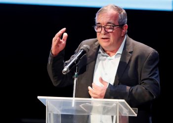 Exmiembros de las FARC hablan de paz con los expresidentes Santos, Mujica y González