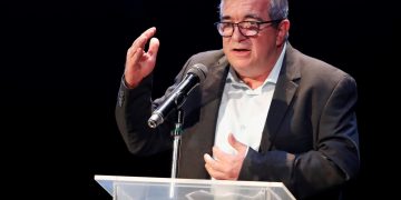 Exmiembros de las FARC hablan de paz con los expresidentes Santos, Mujica y González