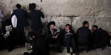 Vuelve la tensión entre los palestinos y la Policía israelí en Al Aqsa por una fiesta judía