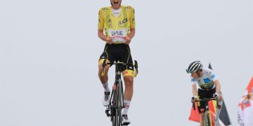 Tadej Pogacar gana etapa reina y aumenta la diferencia sobre sus rivales