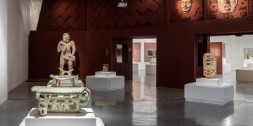 Del Dios del Maíz a la Virgen de Guadalupe, diálogos de un arte precolombino