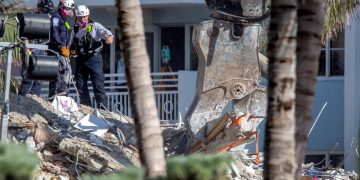 Aumentan a 22 los muertos por el derrumbe en Miami-Dade