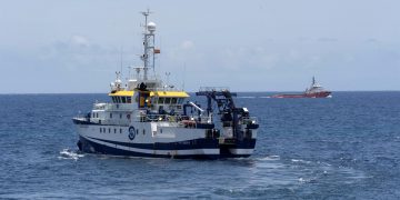 Dejan de buscar en el mar al presunto parricida español y a su hija pequeña