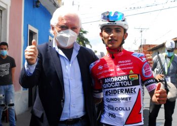 EntreRuedas / Santiago Umba hizo podio en la Settimana italiana
