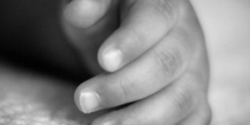 Acusan a mujer de muerte de su hijita