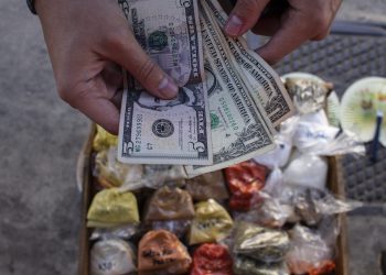 Dólar paralelo llega a los Bs. 4 millones con uno de los aumentos más acelerados del año