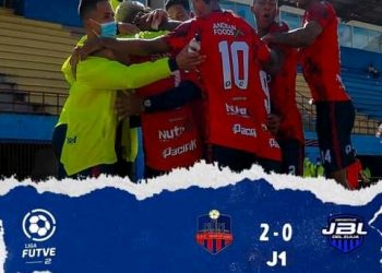 Vigiense Adrian Palacios debutó en el profesional con gol en el «Derby Zuliano»