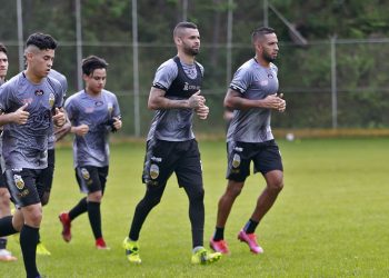 Deportivo Táchira y Estudiantes de Mérida en un nuevo clásico