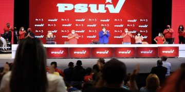 Domingo Añez presenta algunas propuestas de Hugo Cabezas para la  eficiencia revolucionaria de Trujillo