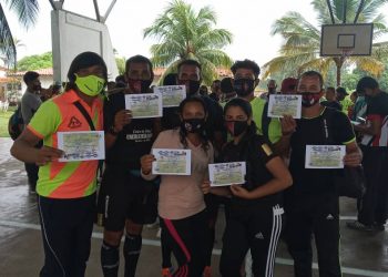 Entrenadores vigienses recibieron taller de formación «sesión de entrenamiento»